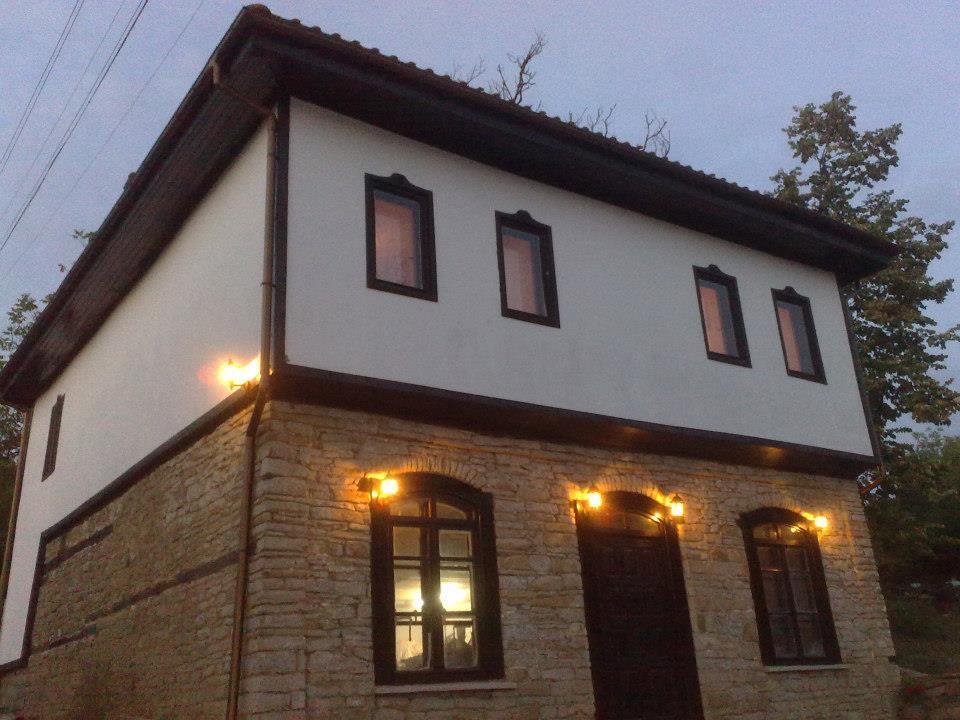 Staroto Shkolo House - Rooms For Guests Subotkovtsi Buitenkant foto